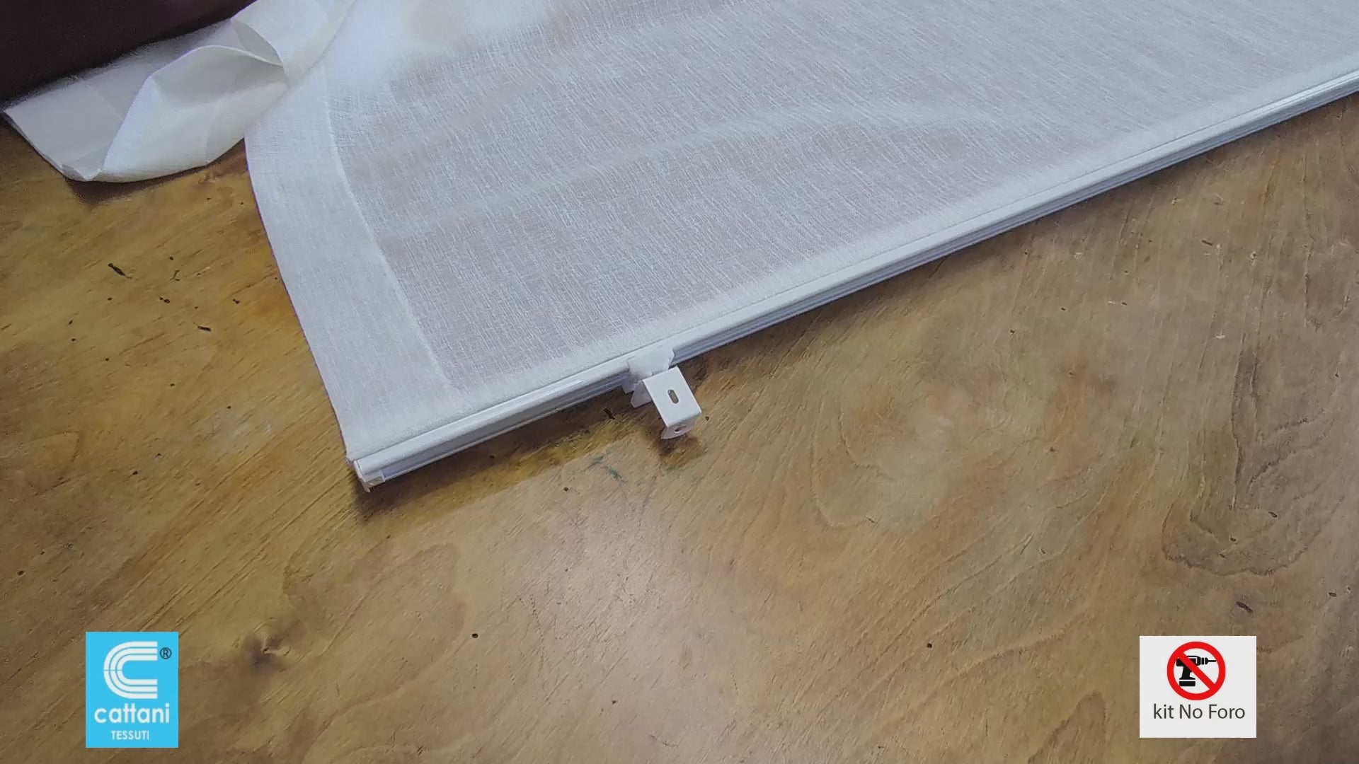 Binario completo per tende a pacchetto a vetro con supporti no foro - Art.100/A